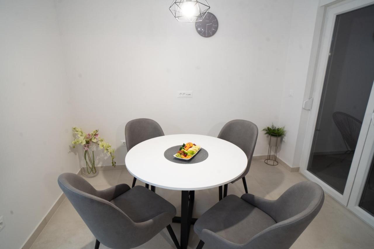 Apartman Kim มาคาร์สกา ภายนอก รูปภาพ